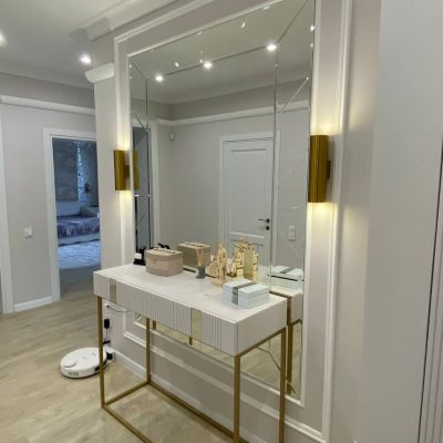 зеркало в раме для прихожей